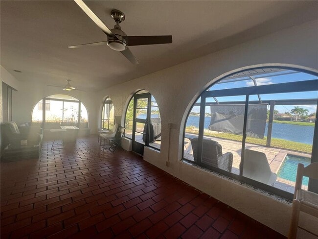 Building Photo - 470 Strasburg Dr