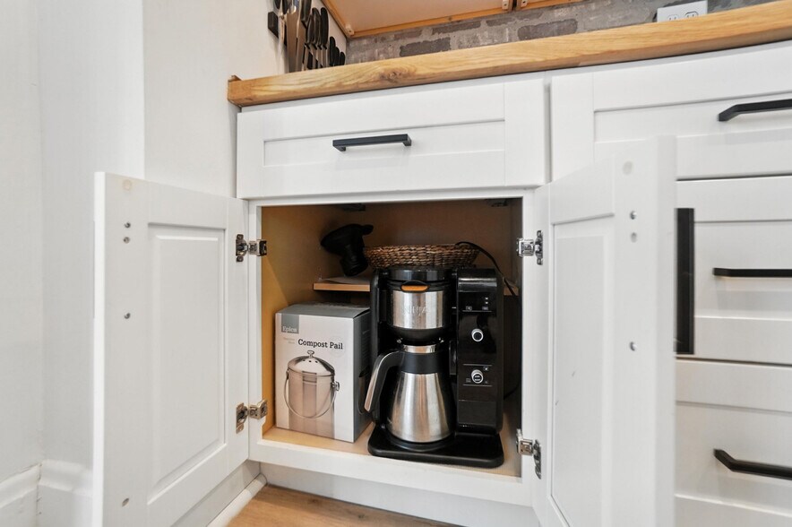 Building Photo - 3769 Andrew Ave