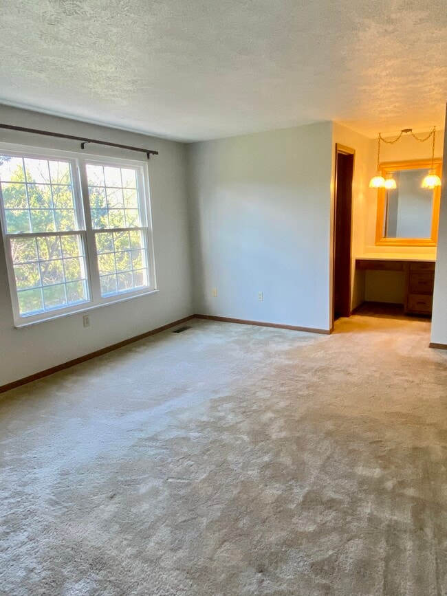 Building Photo - 30 Monmouth Dr