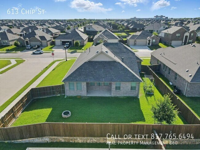 Building Photo - 613 Chip St