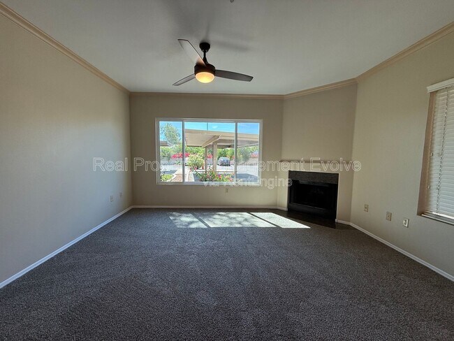 Building Photo - 750 E Northern Ave