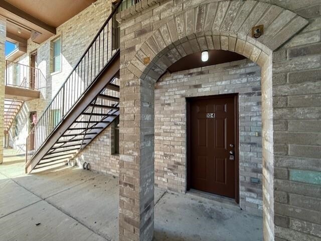 Building Photo - 1204 E Lyon St