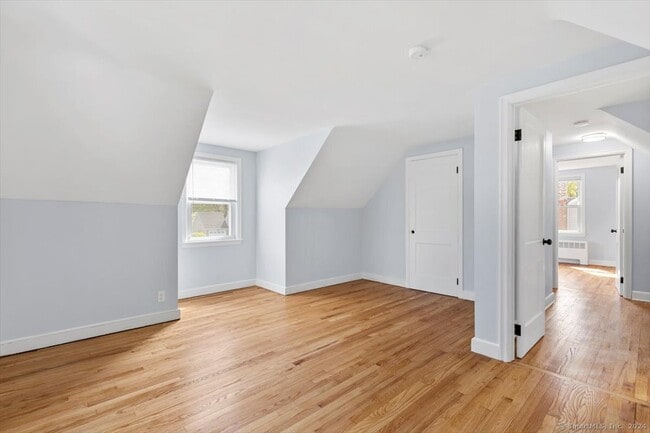 Building Photo - 119 Sunnyside Ct