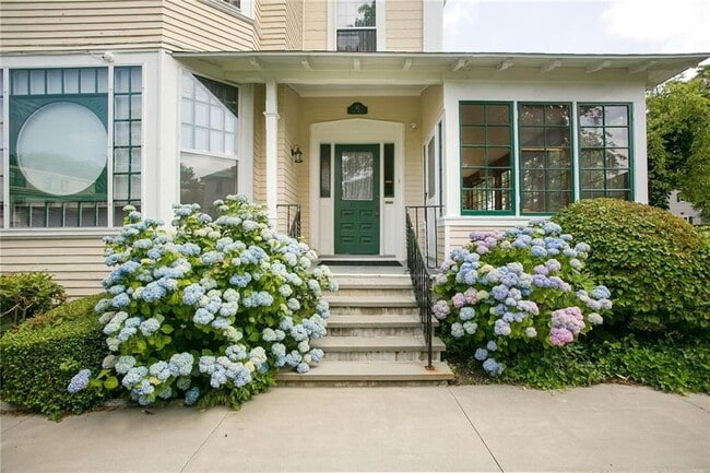 Building Photo - 42 Kay St