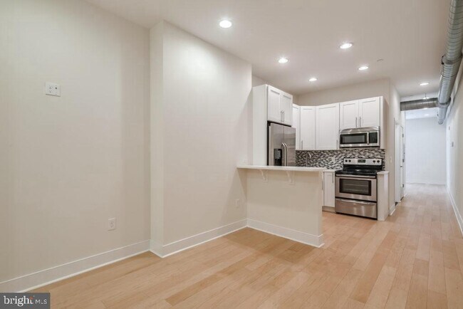 Building Photo - 1305 Locust St