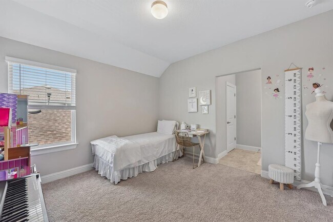Building Photo - 117 Stone Cyn Dr