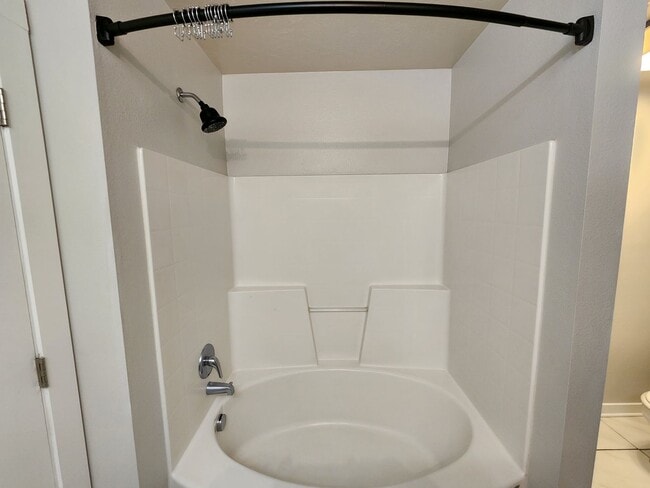 Building Photo - 3 Bedroom in Middleton