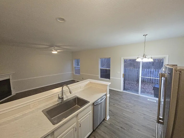 Building Photo - 676 Grove Cir