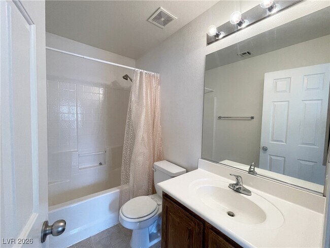 Building Photo - 990 Cantabria Heights Ave