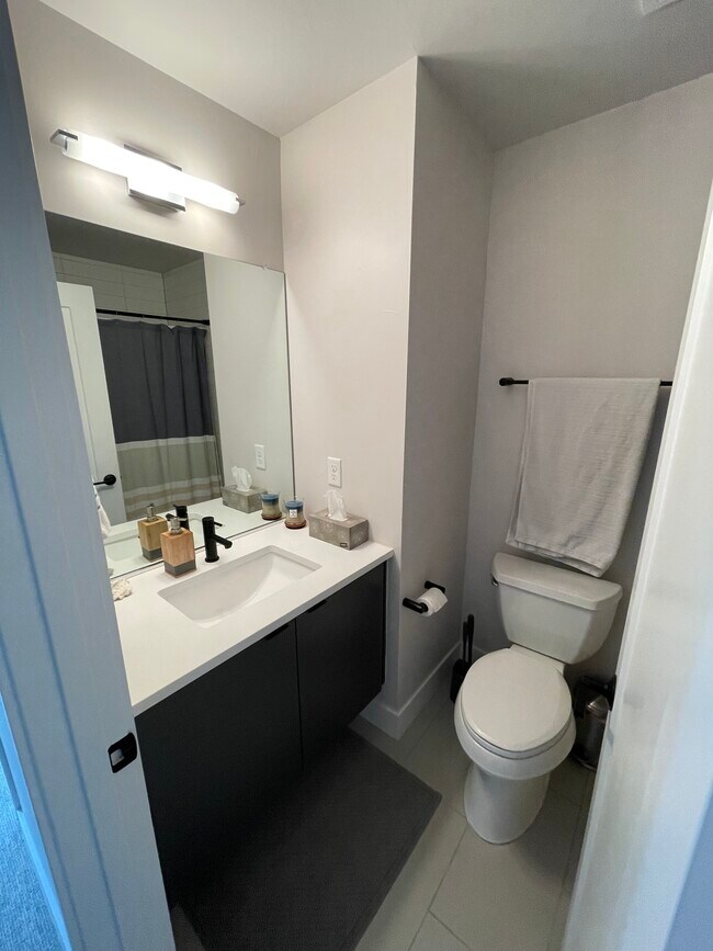 Building Photo - 2919 W 23rd Ave