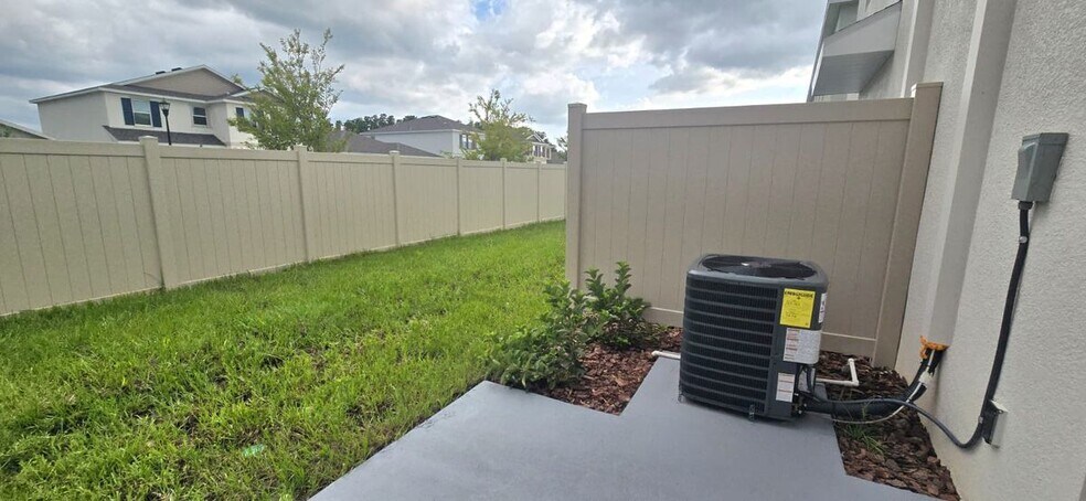 Building Photo - 32562 Midsummer Night Ln