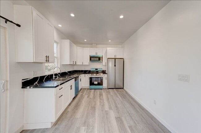 Building Photo - 7248 Canyon Hill Way