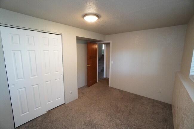 Building Photo - 698 Berwick Dr