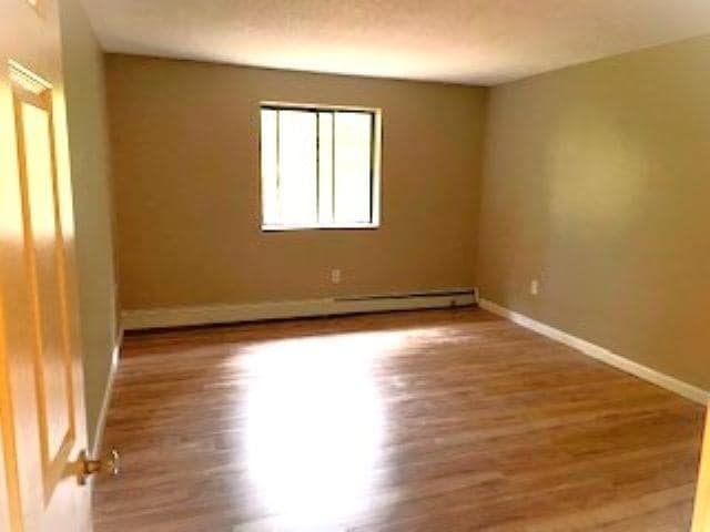 Building Photo - 1375 Bodwell Rd