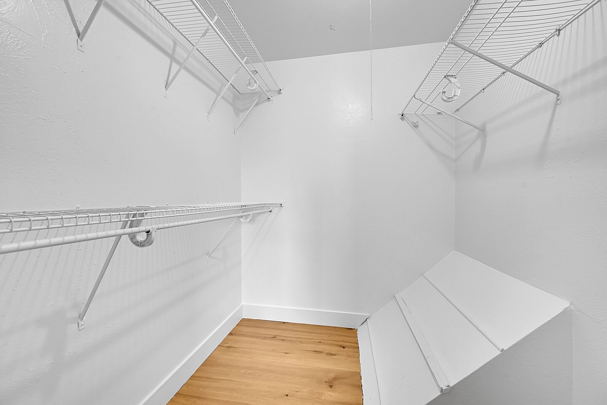 Building Photo - 7700 W Glasgow Pl