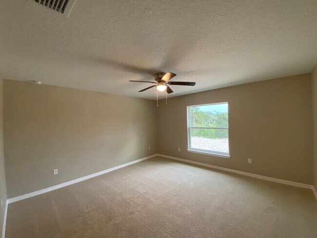 Building Photo - Custom Home - Desirable SW Ocala Neighborh...