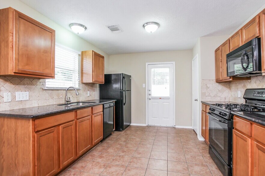 Building Photo - 7239 Winter Song Dr