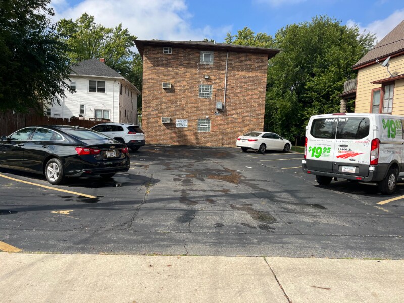 Building Photo - 1030 Dunlop Ave