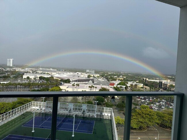 Building Photo - 2000 Metropica Wy