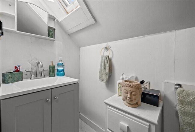 Building Photo - 350 Broadway