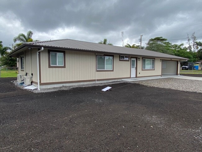 Building Photo - Move-In Ready 3-Bed, 2-Bath Home in Ainaloa – AC, Garage & Wi-Fi Included