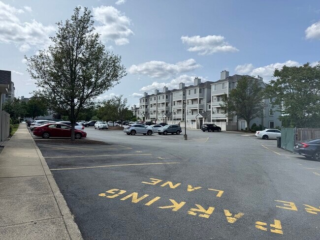 Building Photo - 200 Falls Blvd
