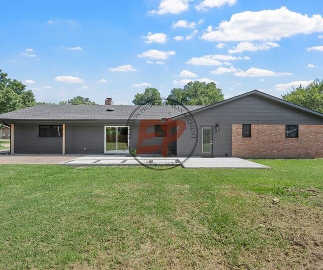 Building Photo - 1190 Greenwood Ln