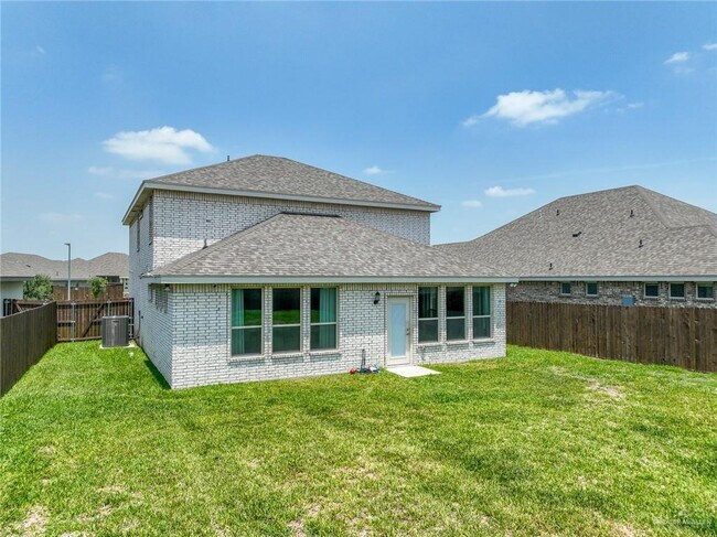 Building Photo - 17 White River Dr
