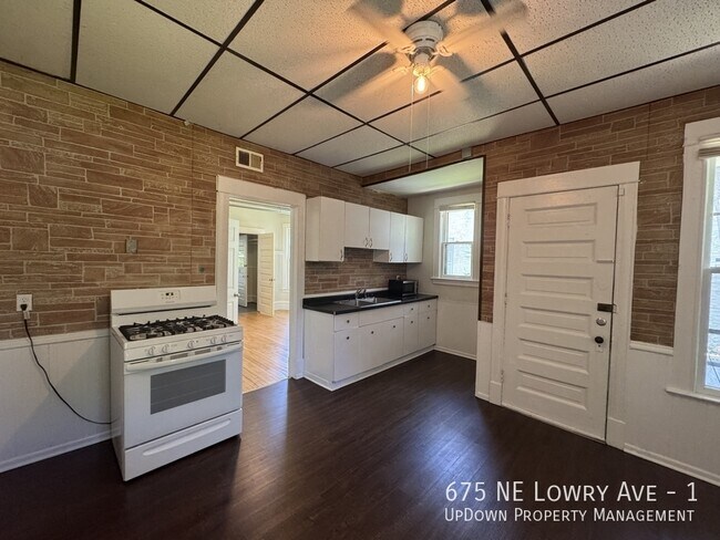 Building Photo - 675 NE Lowry Ave