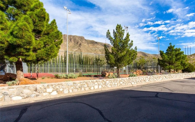 Building Photo - 4800 N Stanton St