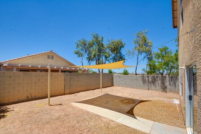 Building Photo - Fabulous 3 bed/2.5 bath two-story home in ...