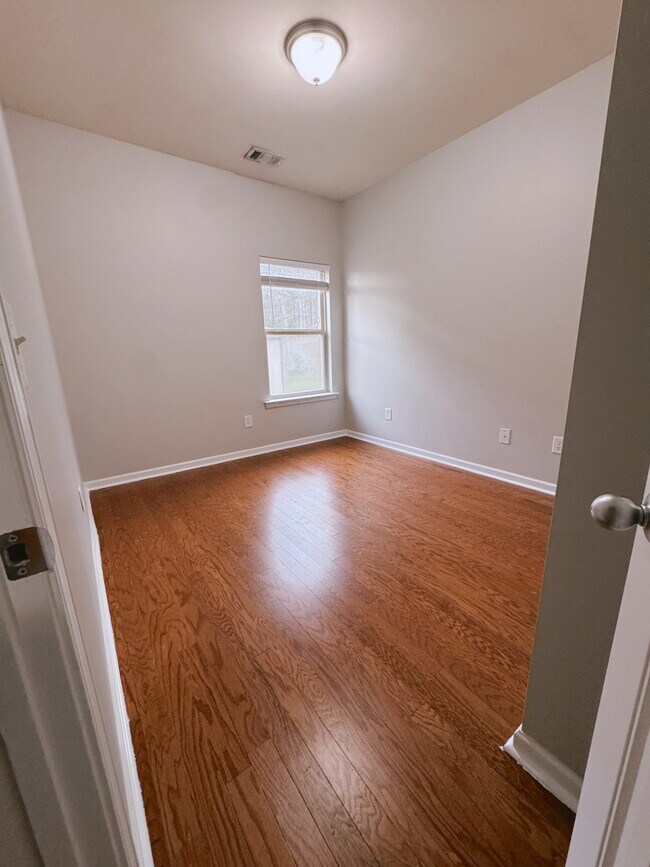 Building Photo - 6405 Southern Trace Dr