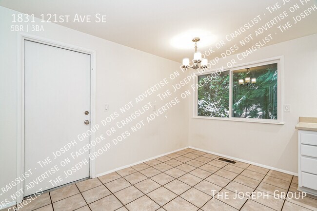 Building Photo - 1831 121st Ave SE