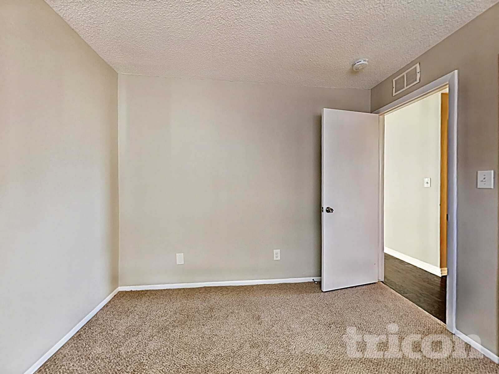 Building Photo - 816 Centerwood Ct