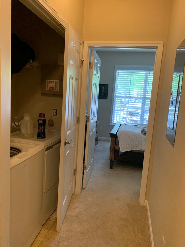 Building Photo - 3150 Woodwalk Dr SE