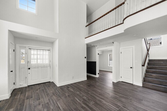 Building Photo - 39535 Oak Cir
