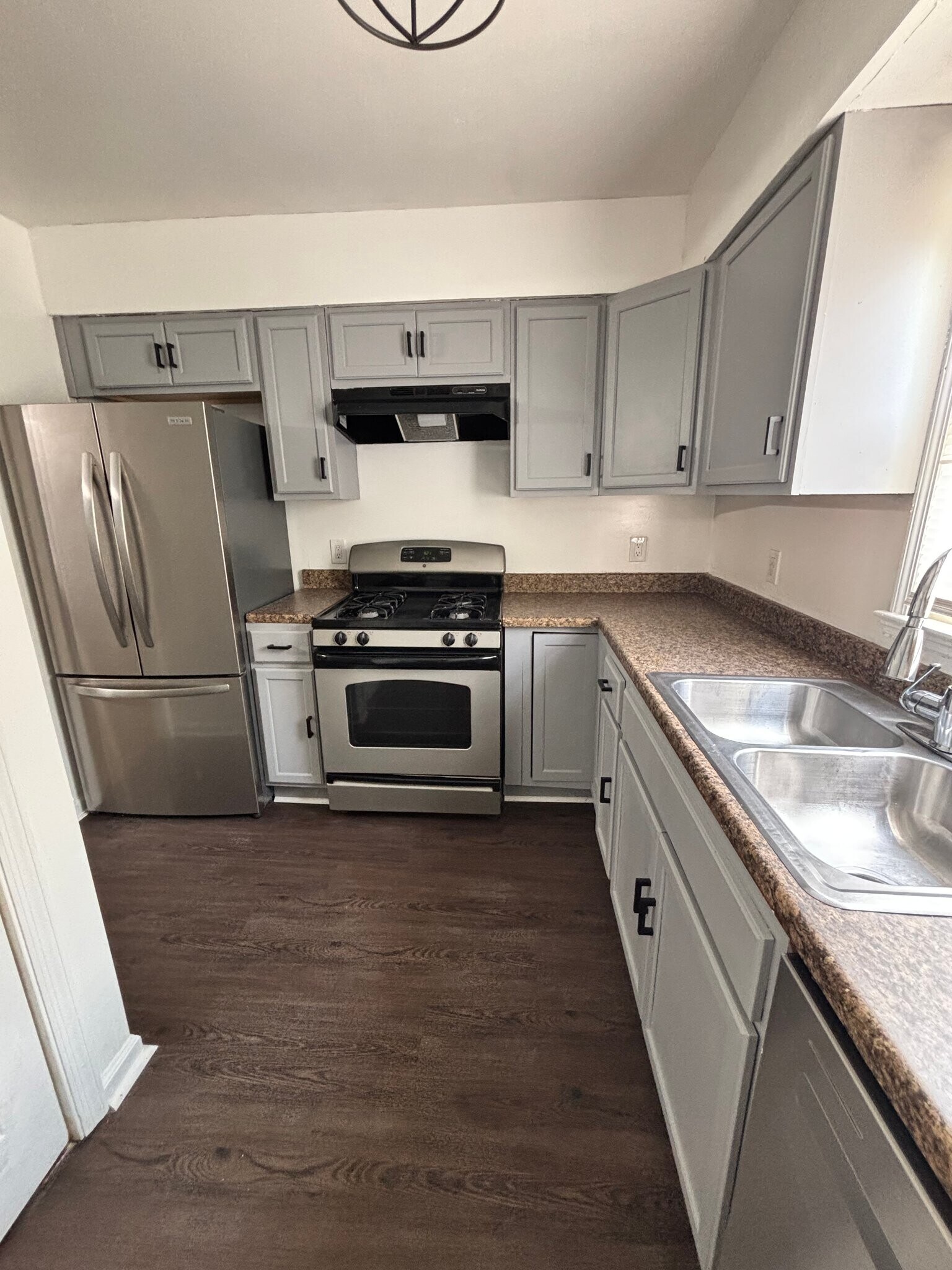 Building Photo - 4698 Shumate Dr