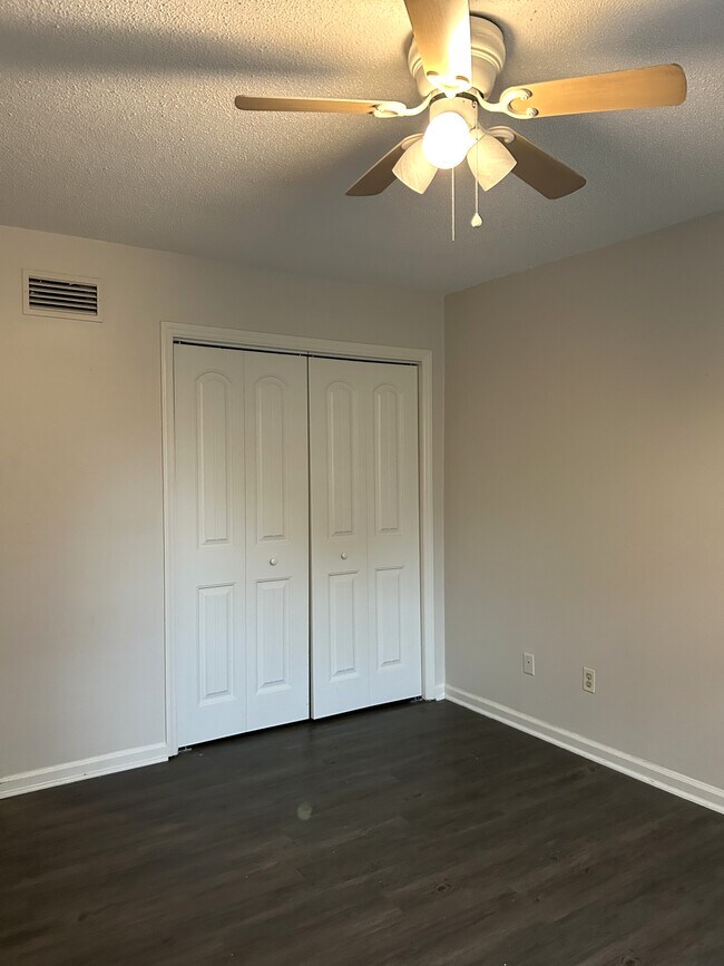 Building Photo - 219 H Northpoint Avenue