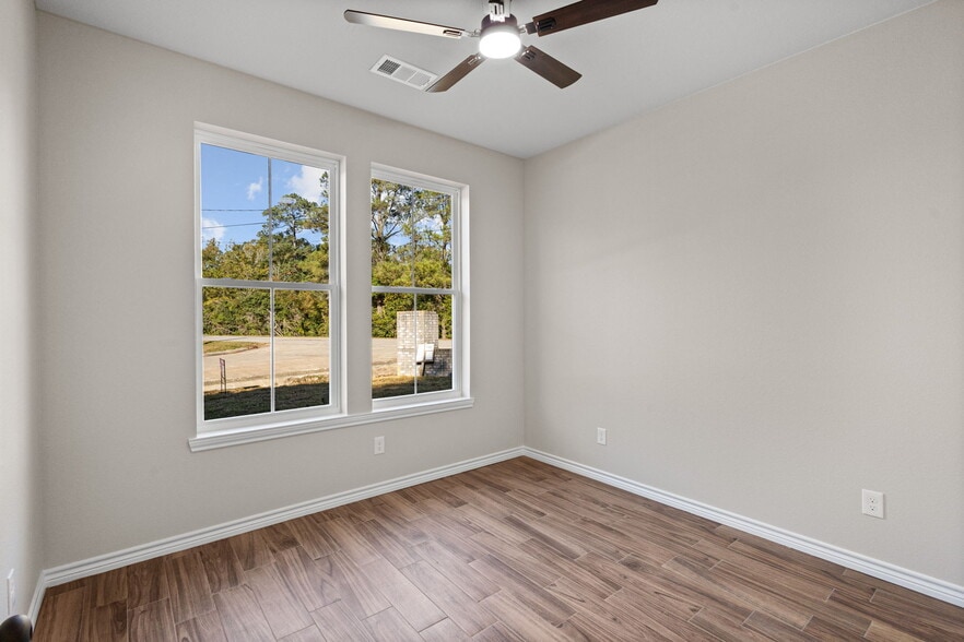 Building Photo - 195 Teal Dr