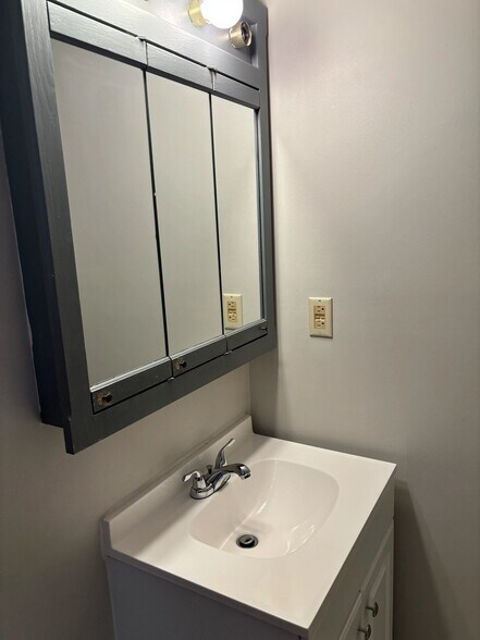 Building Photo - 7603 Paragon Commons Cir