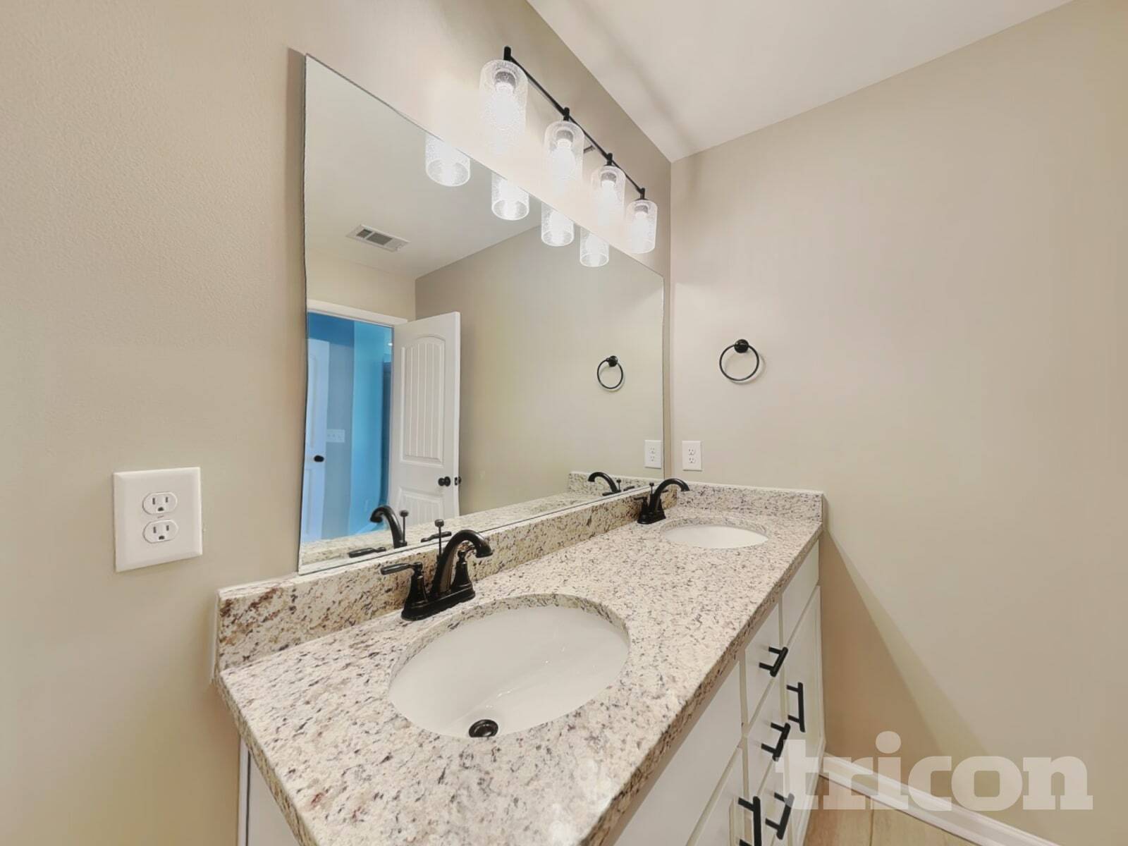 Building Photo - 220 Signature Pl