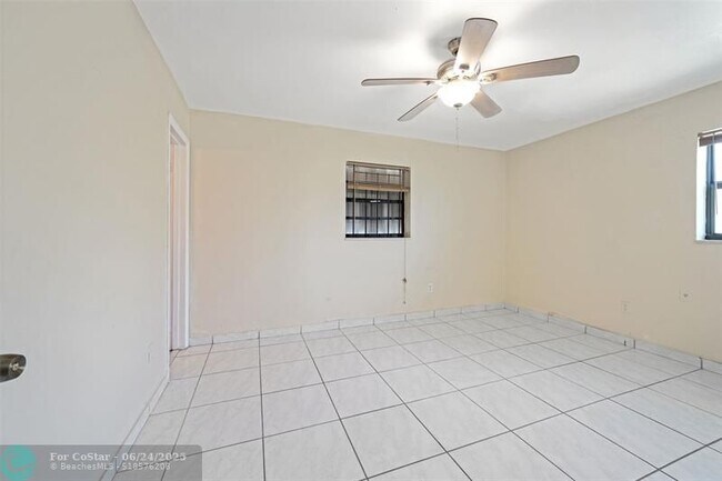 Building Photo - 4260 NW 173rd Dr