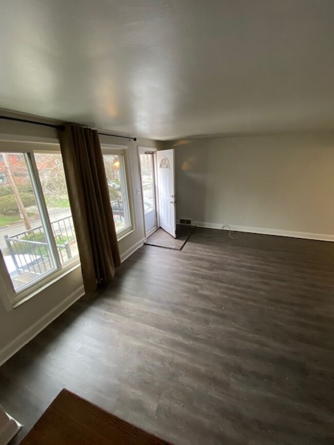 Building Photo - Now Leasing: 3BR Home in Pittsburgh, PA! A...