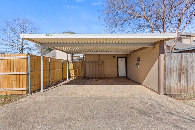 Building Photo - 3343 Chimney Pl Dr