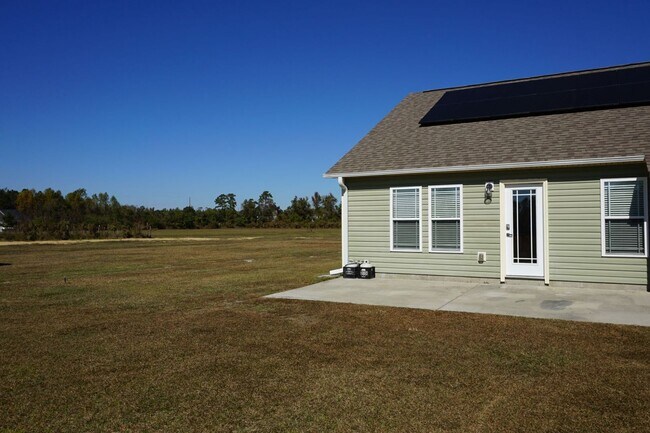Building Photo - 3 Bedroom 2 Full bathrooms w/ Bonus room in Richlands!