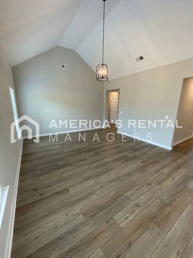 Building Photo - Home for Rent in Eastaboga, AL!! Available...