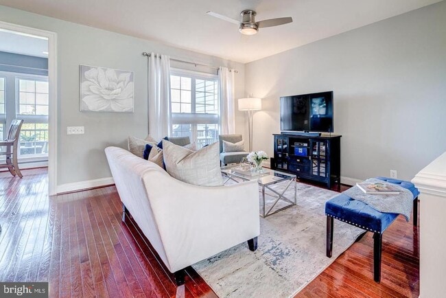 Building Photo - 20637 Erskine Terrace