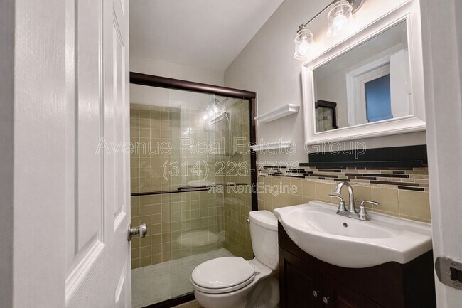 Building Photo - 1715 Dover Trace Dr