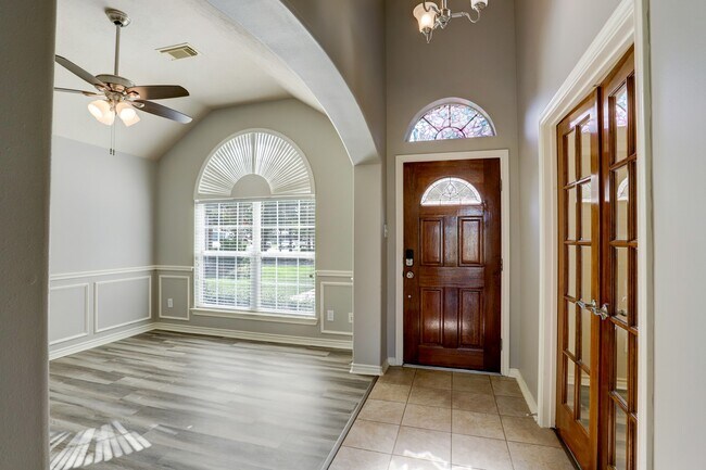 Building Photo - 10606 Badger Canyon Dr