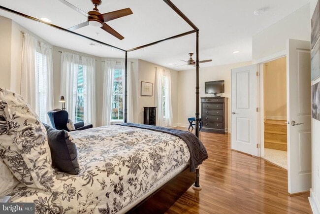 Building Photo - 711 McKenzie Ave